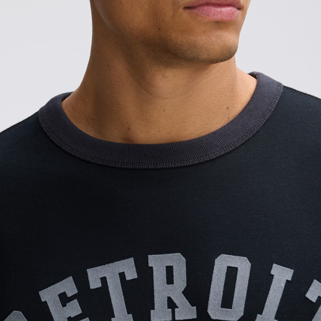 Detroit Lions IconicFleece Short Sleeve Sweatshirt - Black - Fanatics