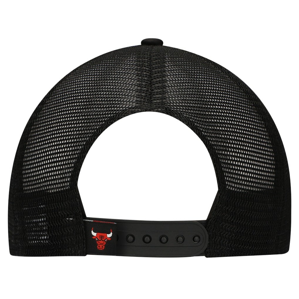 New Era Chicago Bulls Youth Court Sport Mascot 9FIFTY Snapback Hat White/Black