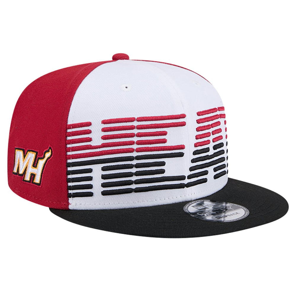 New Era Miami Heat Throwback Gradient Tech Font 9FIFTY Snapback Hat White/Black