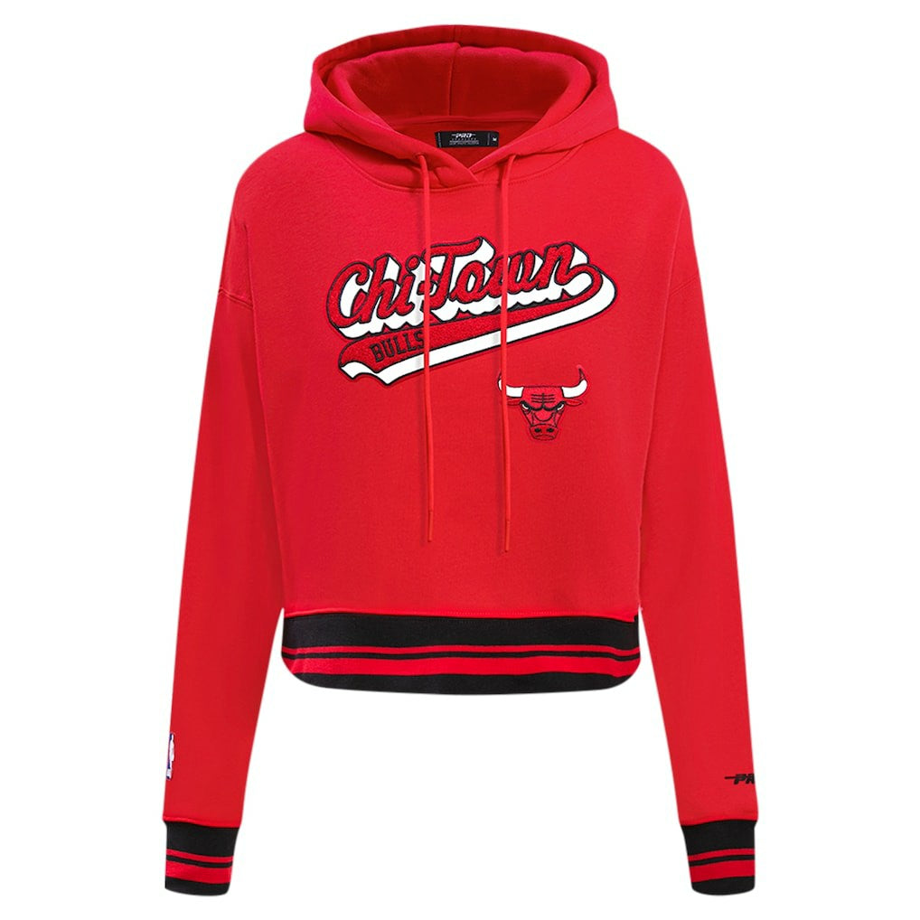 Chicago Bulls Pro Standard Women's Script Tail Cropped Pullover Hoodie Red
