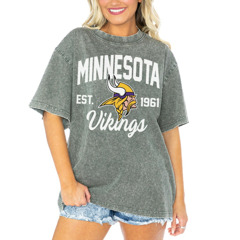 Minnesota Vikings Gameday Couture Women's Tackle Titan Boyfriend Washed T-Shirt - Gray - NFL