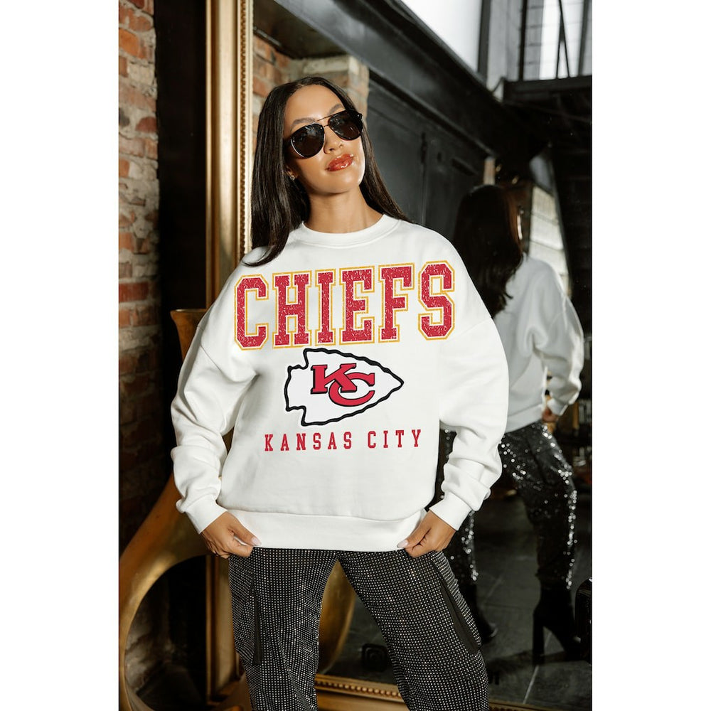 Kansas City Chiefs Gameday Couture Women's Sunday Drives Oversized Crewneck Pullover Sweatshirt – White - NFL