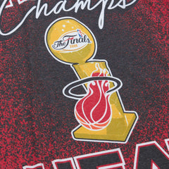 Mitchell & Ness Miami Heat Hardwood Classics 2006 NBA Champions Champ City T-Shirt Red