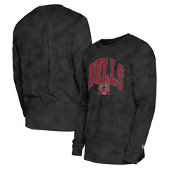 New Era Chicago Bulls Unisex Oversized Essentials Enzyme Wash Long Sleeve T-Shirt Black