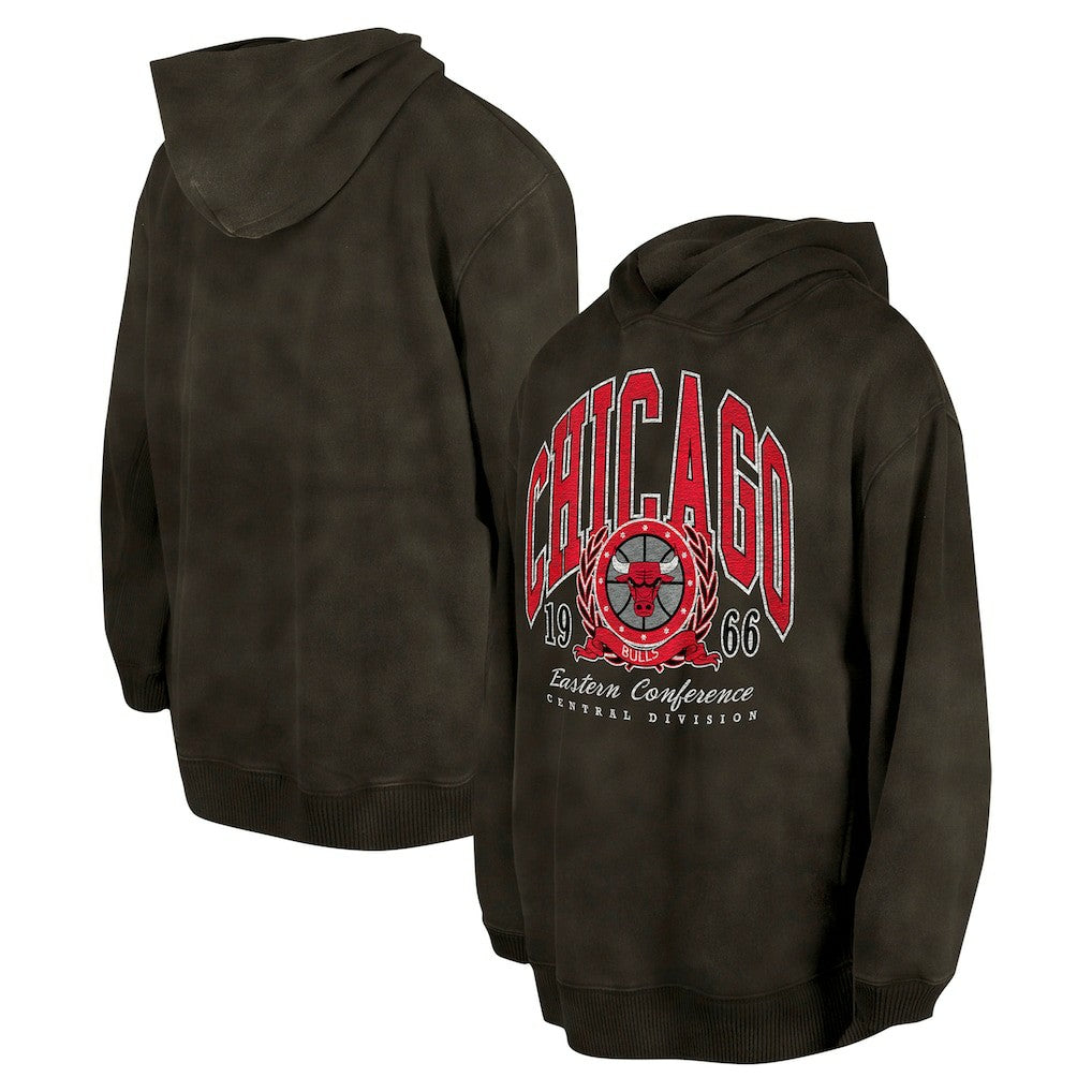 New Era Chicago Bulls Unisex Oversized Essentials Pigment Wash Fleece Pullover Hoodie Charcoal