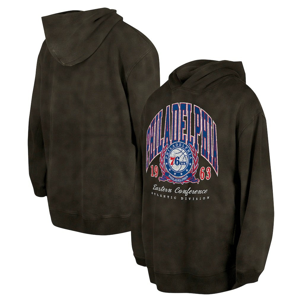 New Era Philadelphia 76ers Unisex Oversized Essentials Pigment Wash Fleece Pullover Hoodie Charcoal