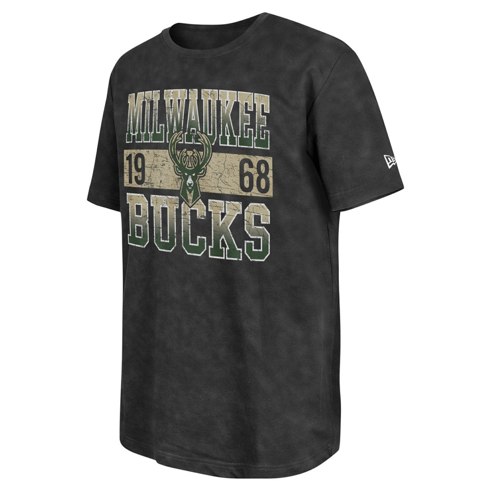 New Era Milwaukee Bucks Enzyme Washed Oversized T-Shirt Black