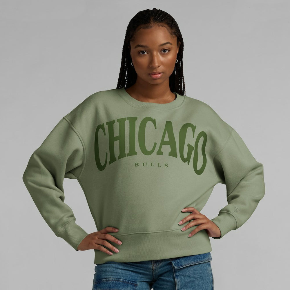 Fanatics Chicago Bulls Women's Elements Flow Pullover Sweatshirt Olive