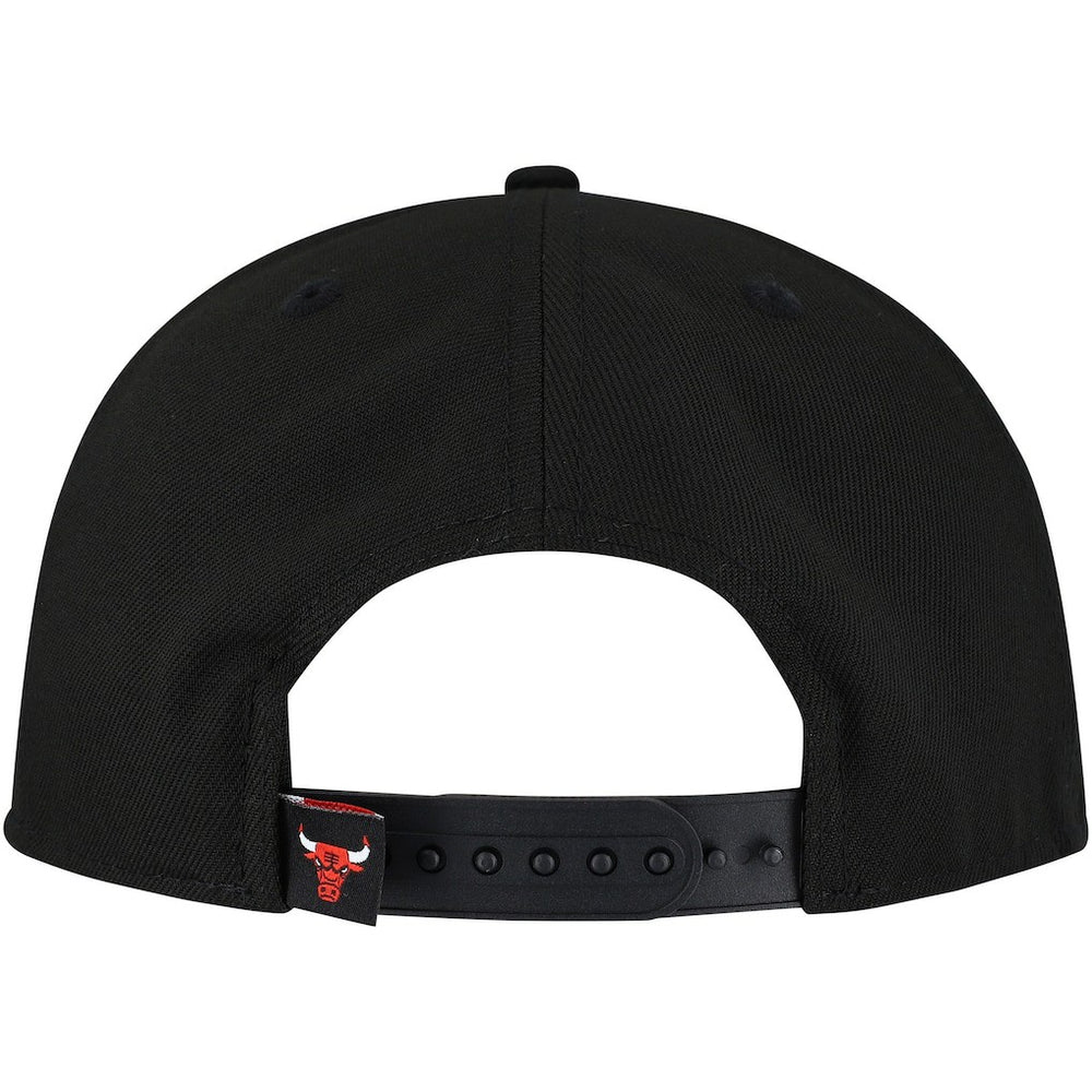 New Era Chicago Bulls Oversized Puff Print Logo Golfer Snapback Hat Black