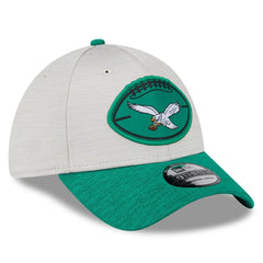 Philadelphia Eagles New Era 2024 Sideline Historic 39THIRTY Flex Hat - Stone/Midnight Green - NFL