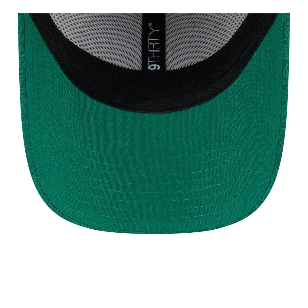 Philadelphia Eagles New Era 2024 Sideline Historic 39THIRTY Flex Hat - Stone/Midnight Green - NFL