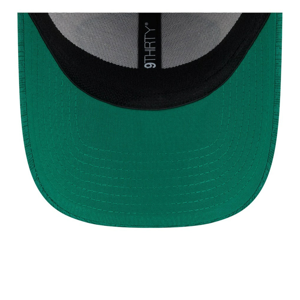 Philadelphia Eagles New Era 2024 Sideline Historic 39THIRTY Flex Hat - Stone/Midnight Green - NFL
