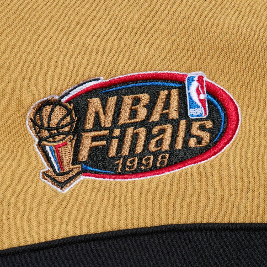 Mitchell & Ness Chicago Bulls Head Coach Pullover Hoodie Red/Gold