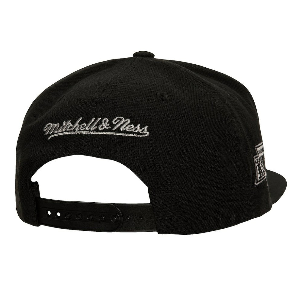 Los Angeles Kings Mitchell & Ness Retro Script Colorblock Snapback Hat - Black | NHL near me