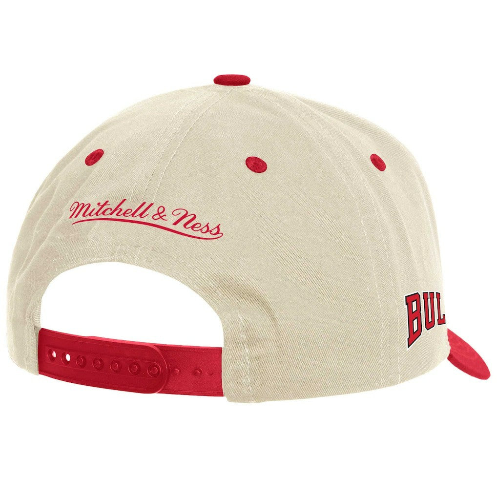 Mitchell & Ness Chicago Bulls Game On Two-Tone Pro Crown Adjustable Hat Cream