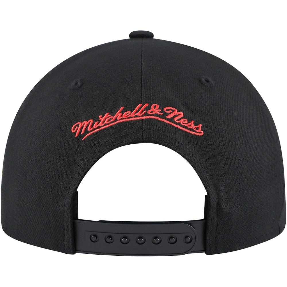 Vancouver Canucks Mitchell & Ness Core Team Script 2.0 Snapback Hat - Black | NHL Lifestyle