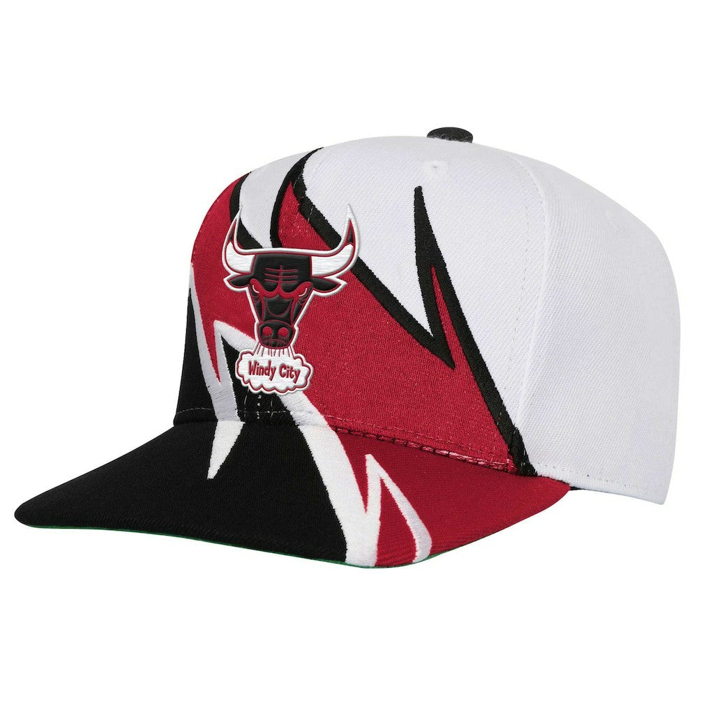 Mitchell & Ness Chicago Bulls Youth Wave Runner Snapback Hat White