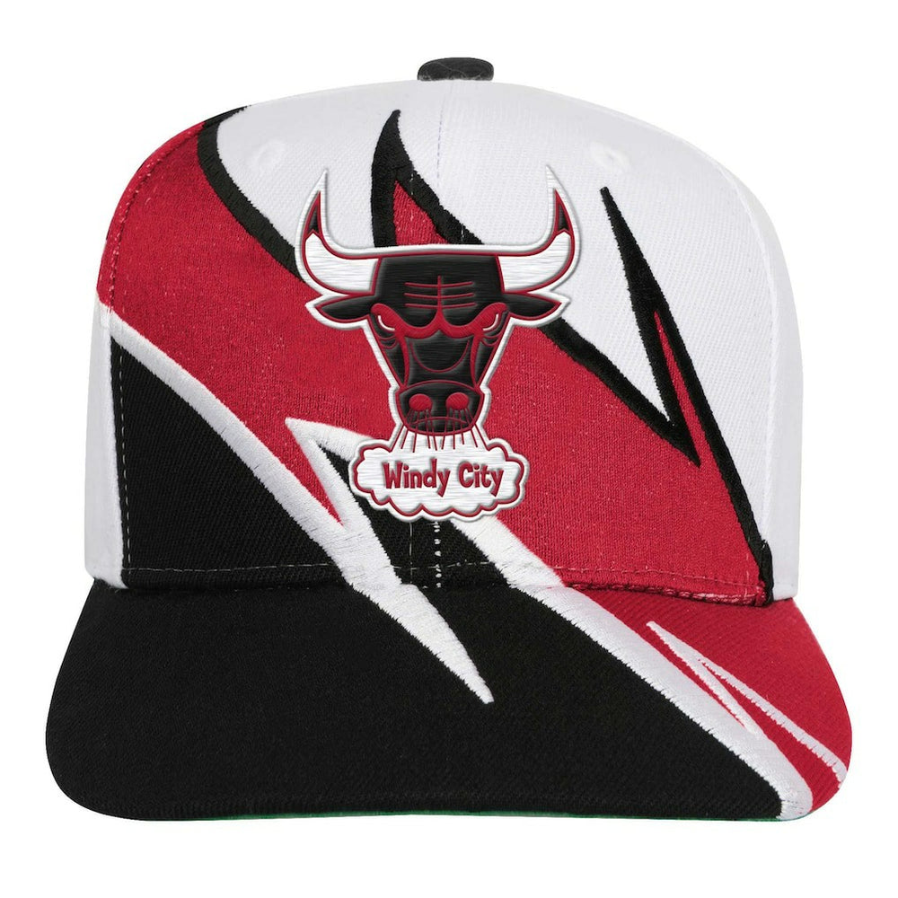 Mitchell & Ness Chicago Bulls Youth Wave Runner Snapback Hat White