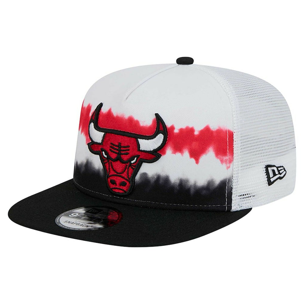 New Era Chicago Bulls Dip-Dye 9FIFTY A-Frame Trucker Snapback Hat White/Black