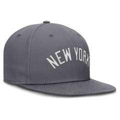 New York Yankees Nike Performance True Fitted Hat Outlet