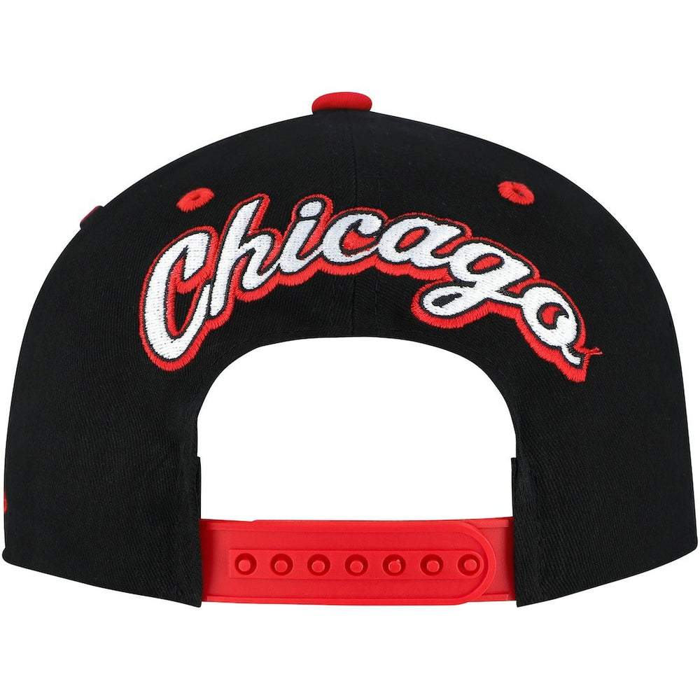 Mitchell & Ness Chicago Bulls Backside Script 2-Tone Pro Crown Adjustable Hat Black/Red