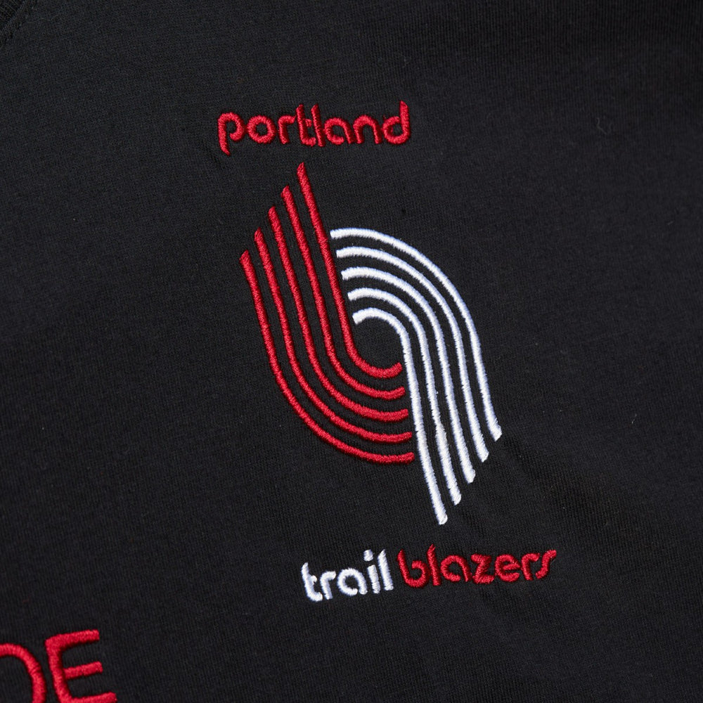 Mitchell & Ness Clyde Drexler Portland Trail Blazers Premium Nickname T-Shirt Black