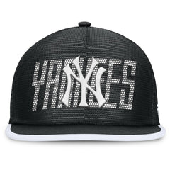 New York Yankees Fanatics Let's Glow Line Drive Snapback Hat Discount