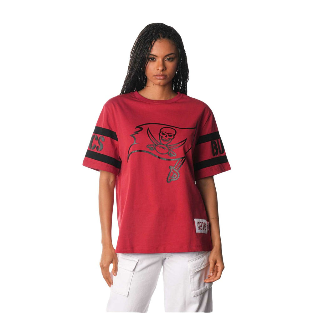 Tampa Bay Buccaneers The Wild Collective Women's Drop Shoulder T-Shirt - Red - NFL
