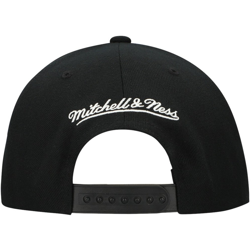 Boston Bruins Mitchell & Ness Team Snapback Hat - Black | NHL Clearance