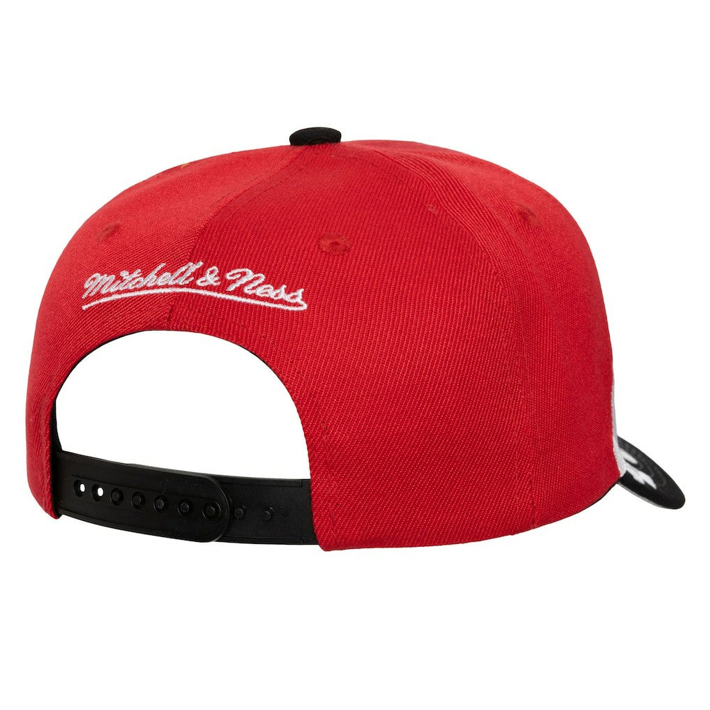 Mitchell & Ness Chicago Bulls Underarch Two-Tone Pro Crown Snapback Hat Red/Black