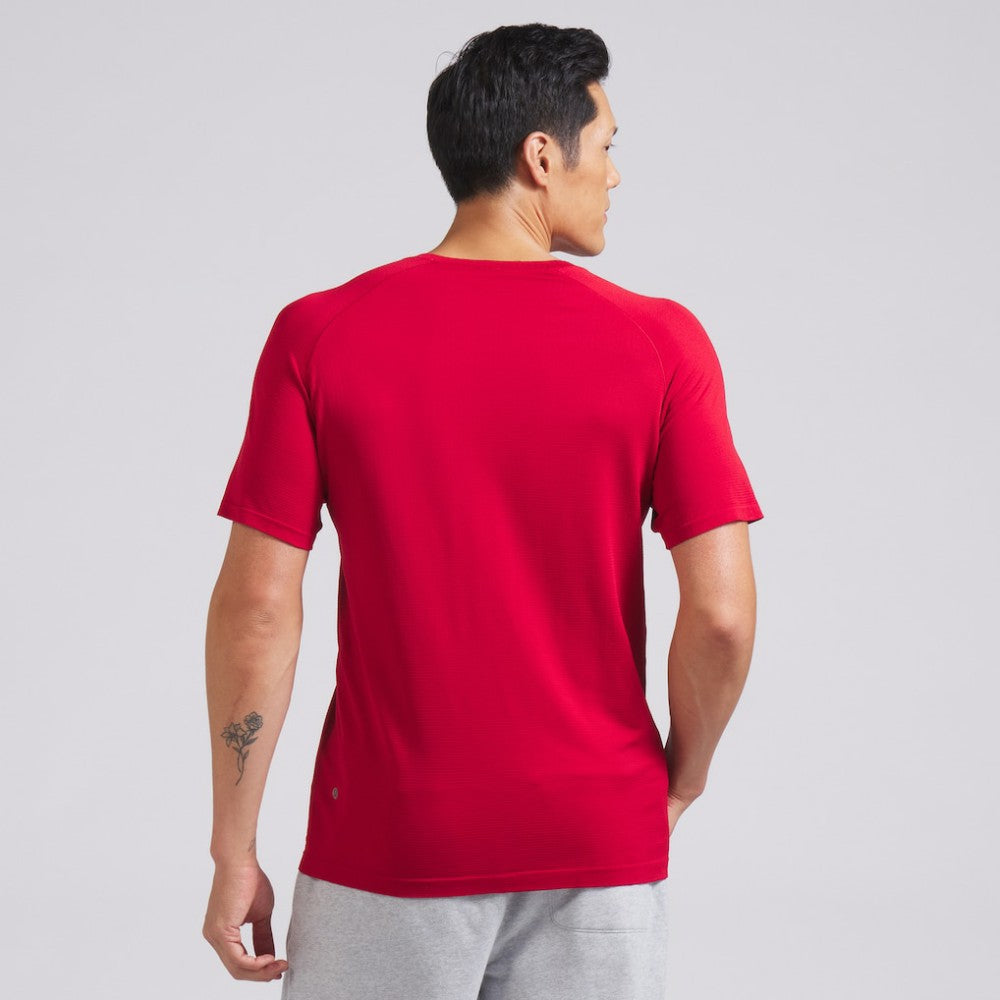 Montreal Canadiens lululemon Metal Vent Tech Short-Sleeve Shirt - True Red | NHL Clearance