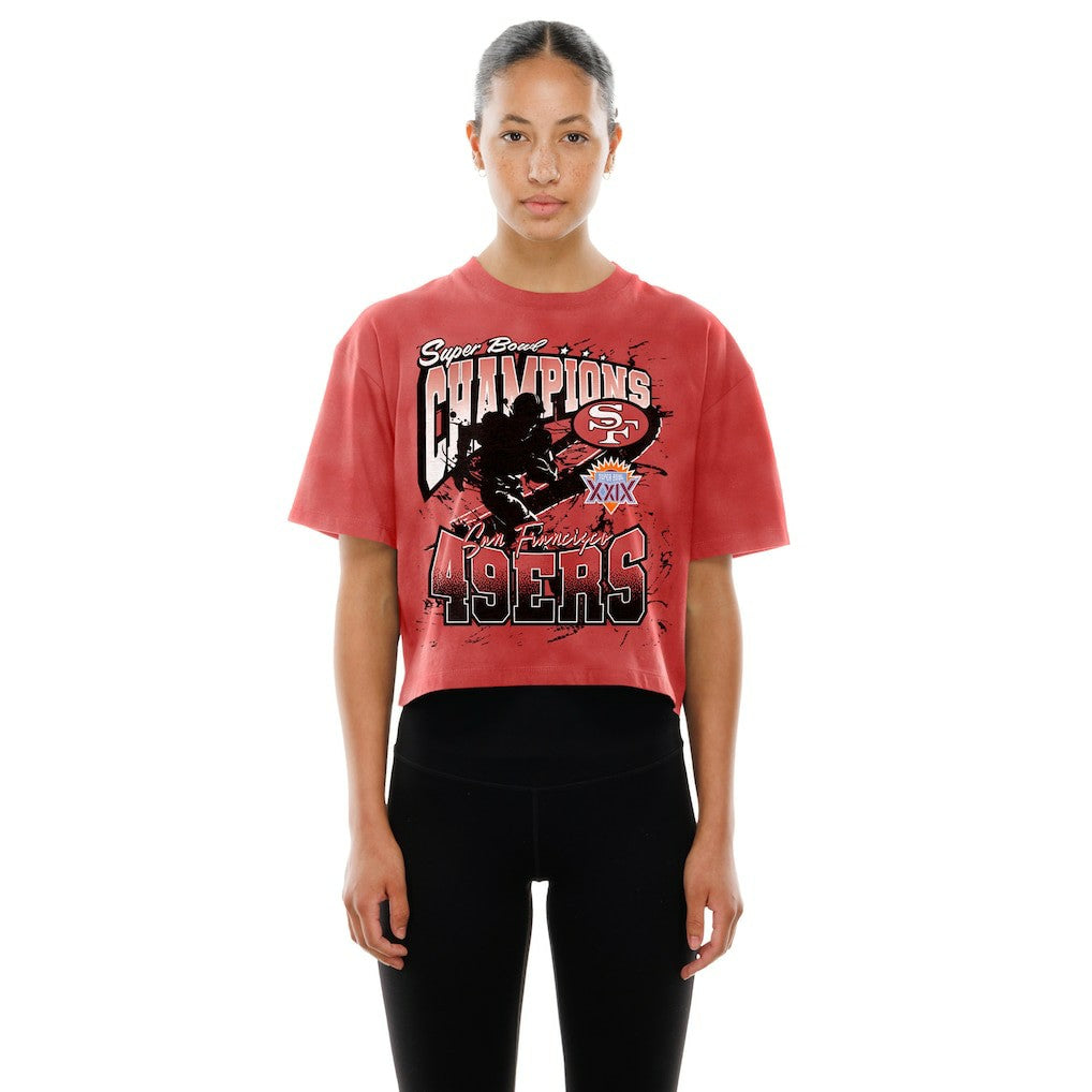 San Francisco 49ers New Era Women's Cropped Boxy Sport Classics Mineral Wash T-Shirt - Scarlet - NFL