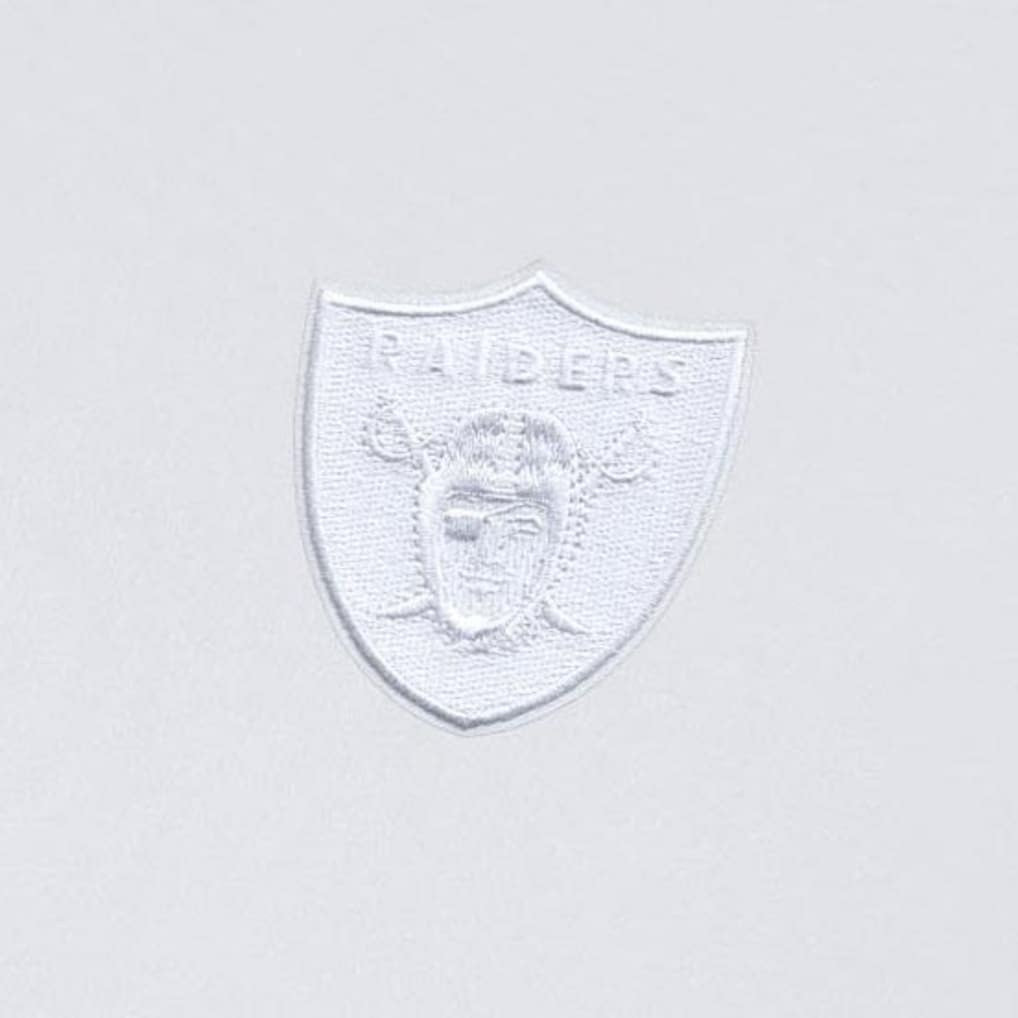 Las Vegas Raiders Antigua Intent Quarter-Zip Top - White - NFL