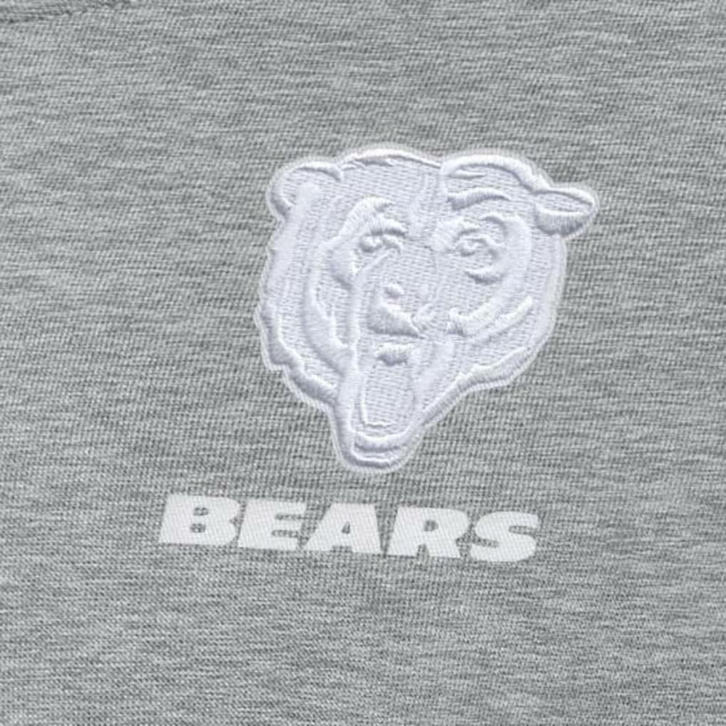 Chicago Bears Antigua Women's Victory Crew Pullover Sweatshirt - Heather Gray - NFL
