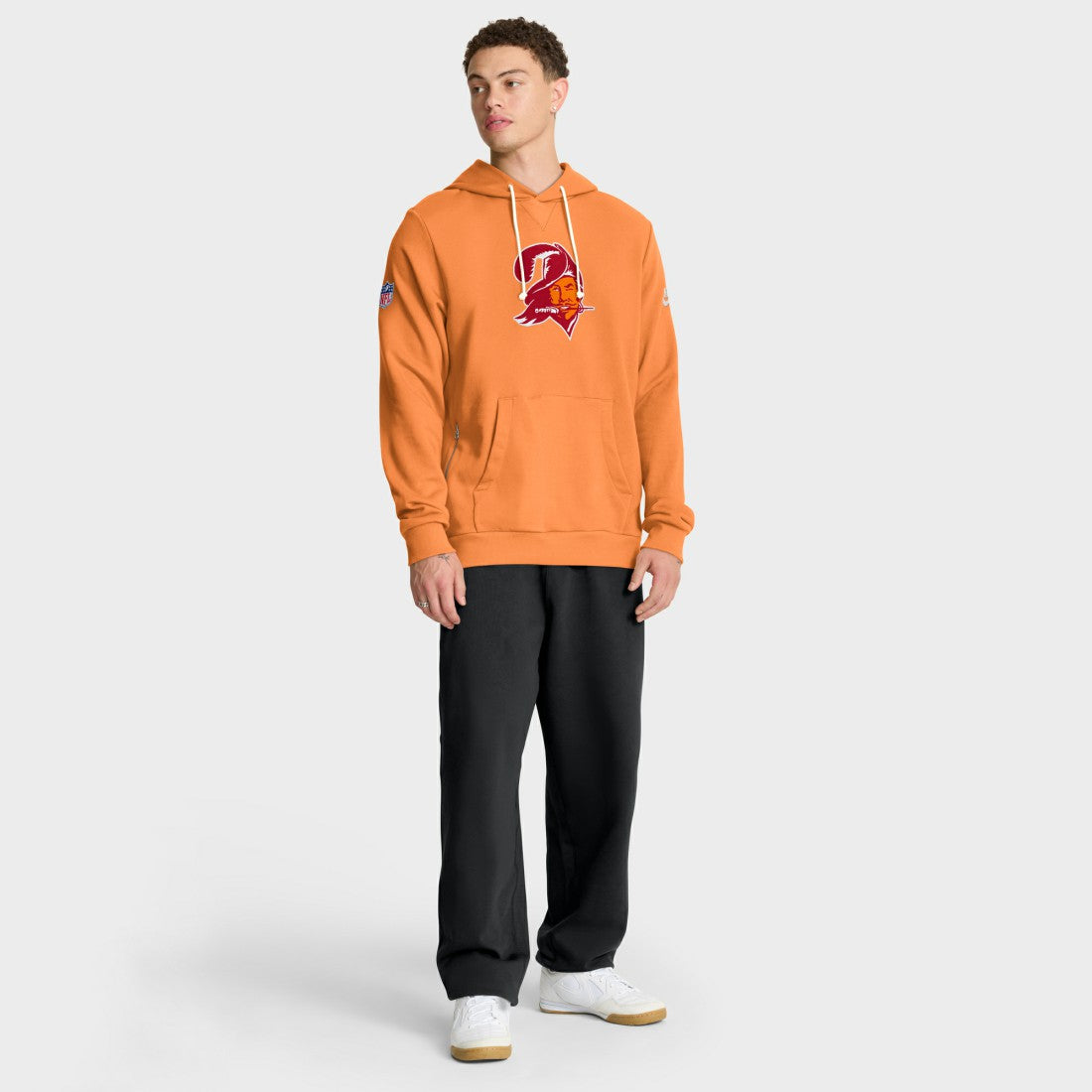 Tampa Bay Buccaneers Sideline Standard Issue Alt 2 Dri-FIT Hoodie - Orange - Nike