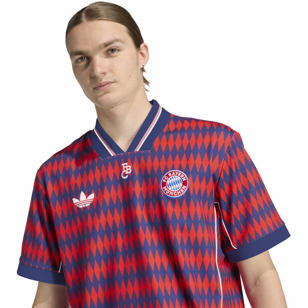 Adidas - Bayern Munich Unisex Lifestyler Fashion Jersey - Red