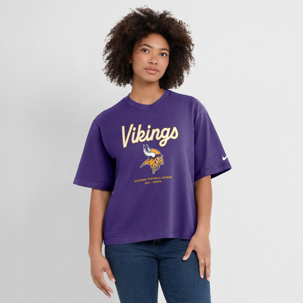 Minnesota Vikings Women's Essential Script Relaxed Boxy T-Shirt - Purple - Nike