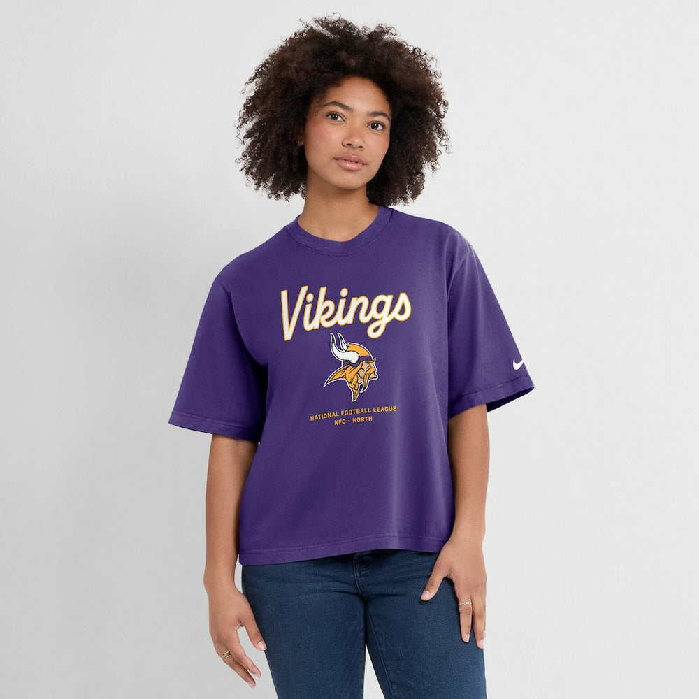 Minnesota Vikings Women's Essential Script Relaxed Boxy T-Shirt - Purple - Nike