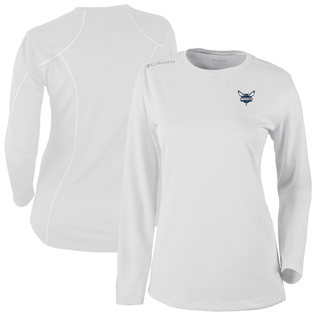 Columbia Charlotte Hornets Women's Omni-Wick Shotgun Pullover Top White