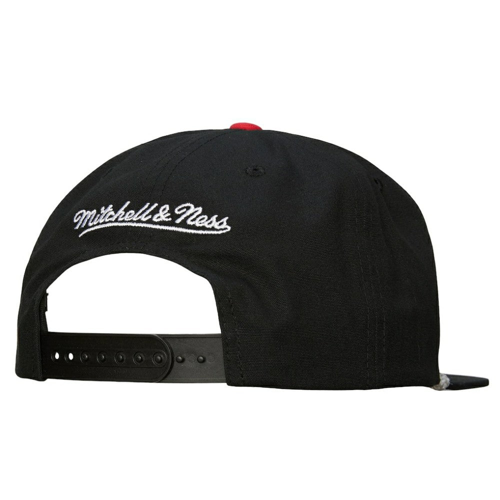 Chicago Blackhawks Mitchell & Ness Ascend Deadstock Snapback Hat - Black | NHL near me
