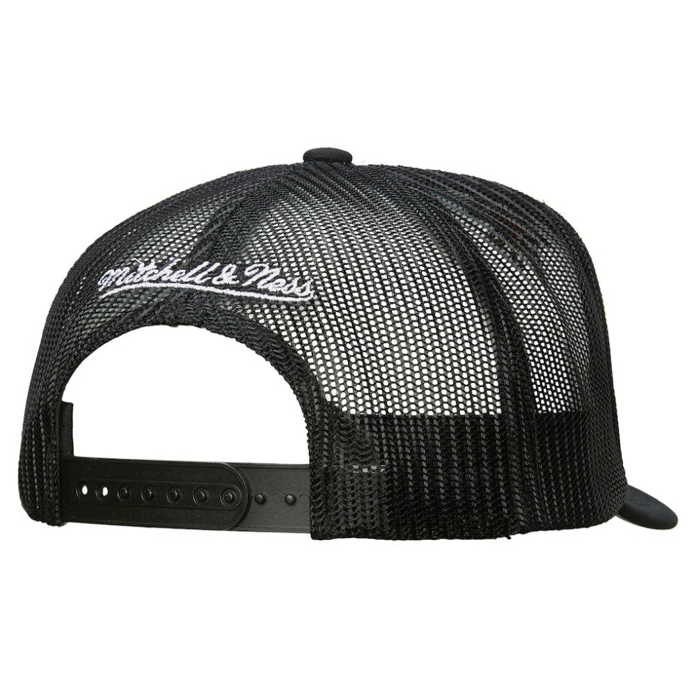 Los Angeles Kings Mitchell & Ness Gridlock Trucker Adjustable Hat - White/Black | NHL Clearance