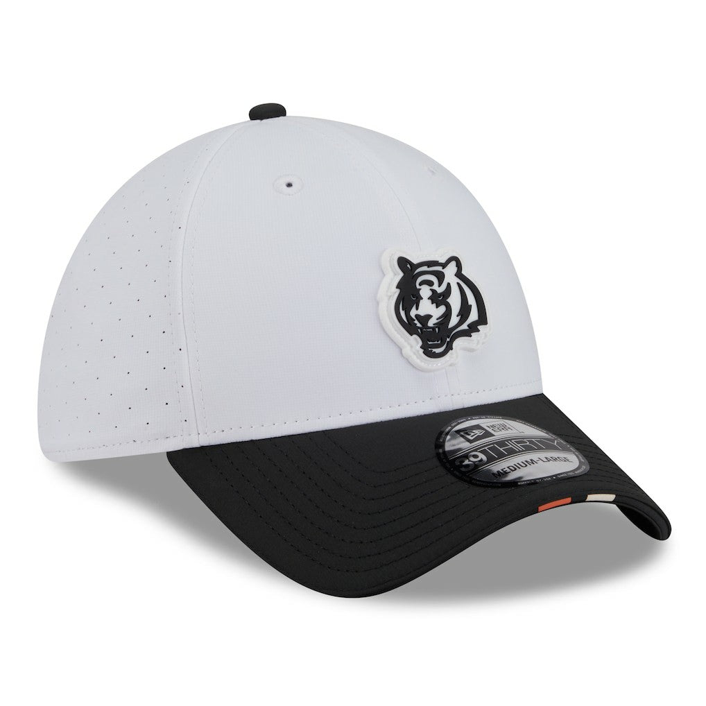 Cincinnati Bengals New Era 2025 NFL Training Camp 39THIRTY Flex Hat - White/Black - NFL