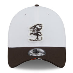 Cleveland Browns New Era 2025 NFL Training Camp Throwback Logo 39THIRTY Flex Hat - White/Brown - NFL