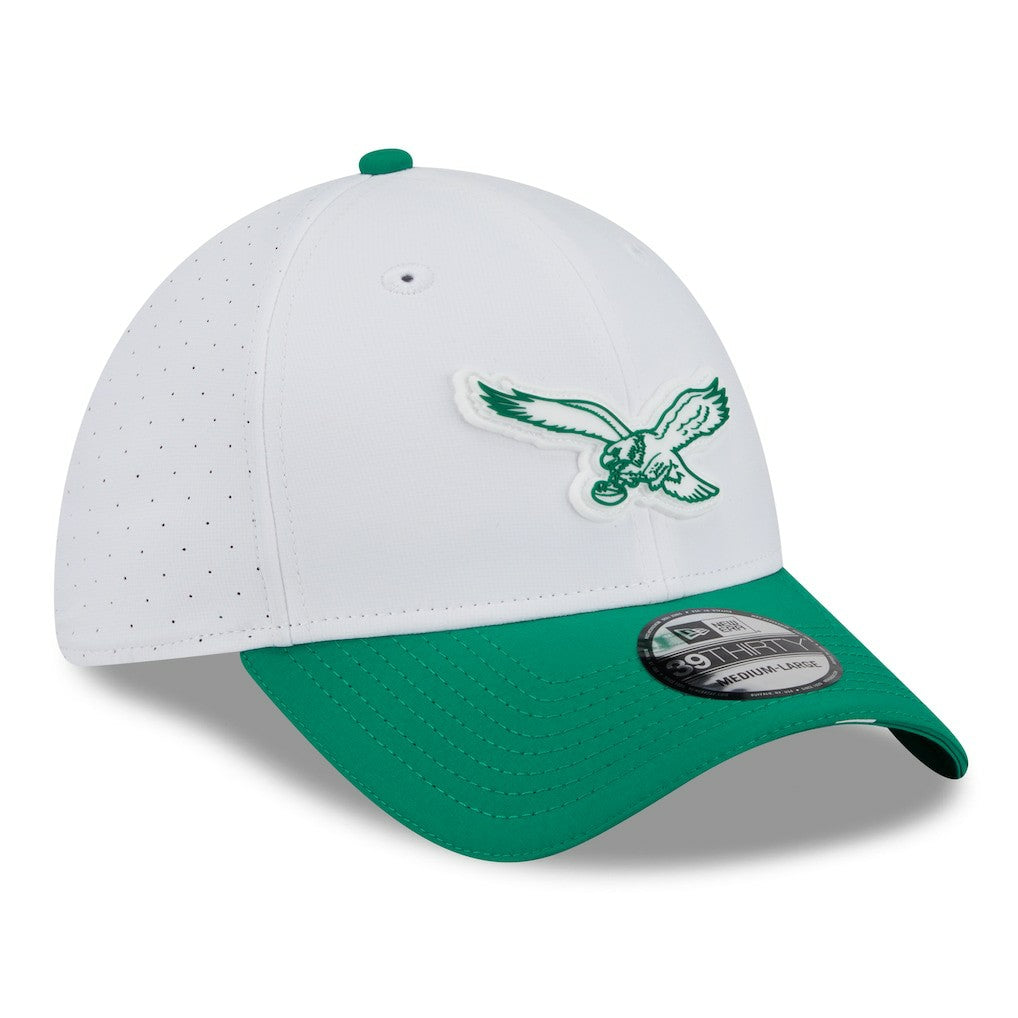 Philadelphia Eagles New Era 2025 NFL Training Camp Throwback Logo 39THIRTY Flex Hat - White/Kelly Green - NFL