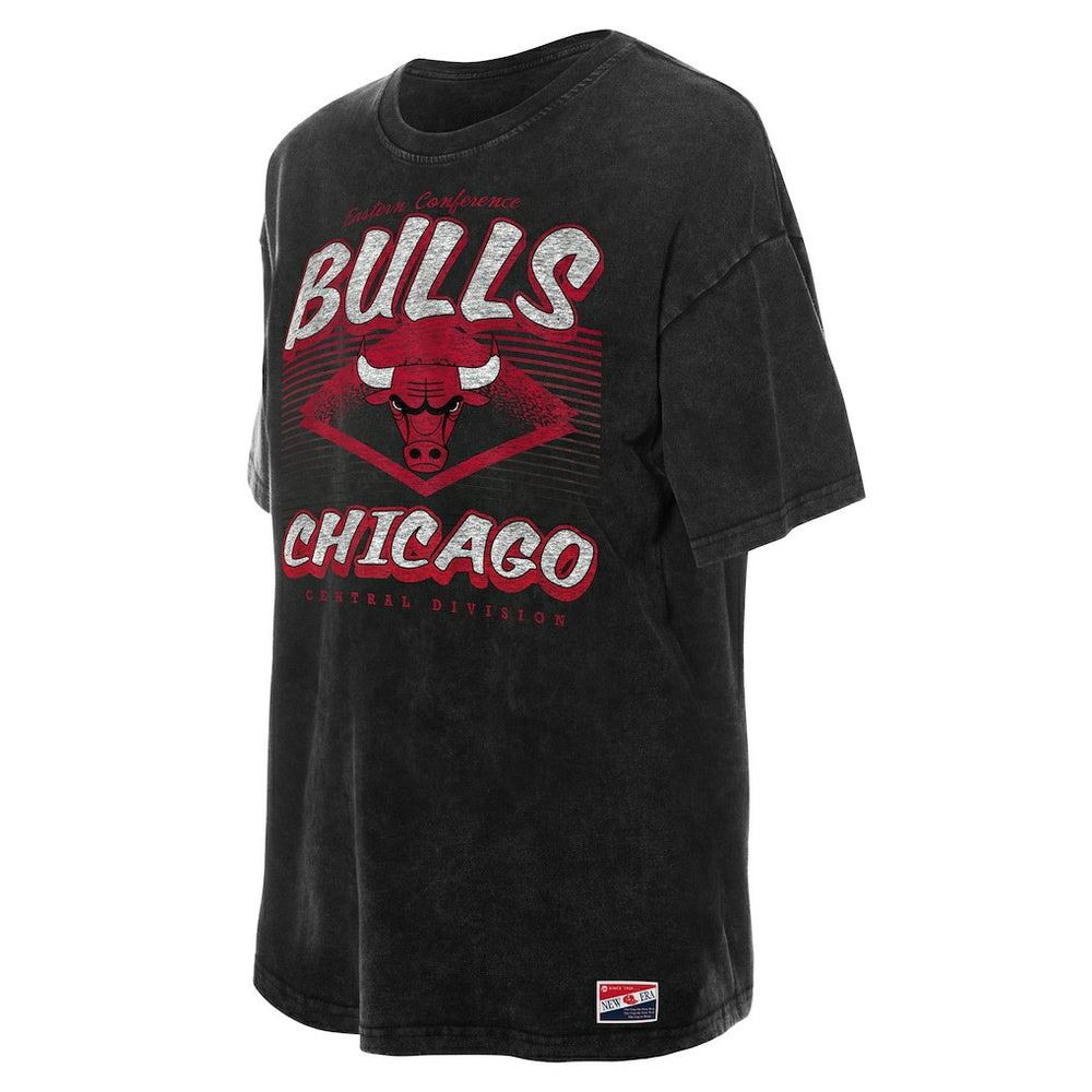 New Era Chicago Bulls Women's Throwback Mineral Wash Oversized T-Shirt Black
