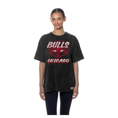 New Era Chicago Bulls Women's Throwback Mineral Wash Oversized T-Shirt Black