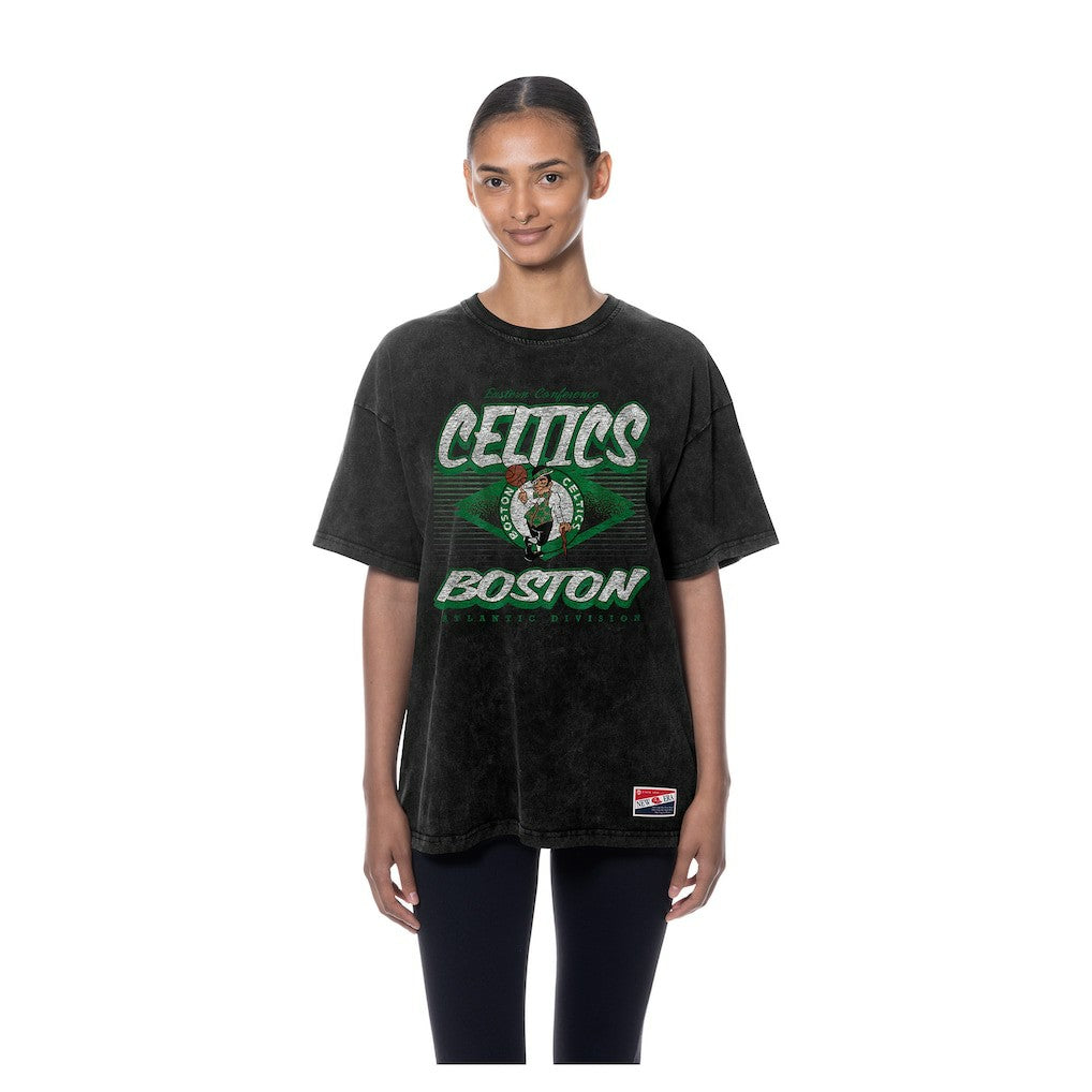 New Era Boston Celtics Women's Throwback Mineral Wash Oversized T-Shirt Black