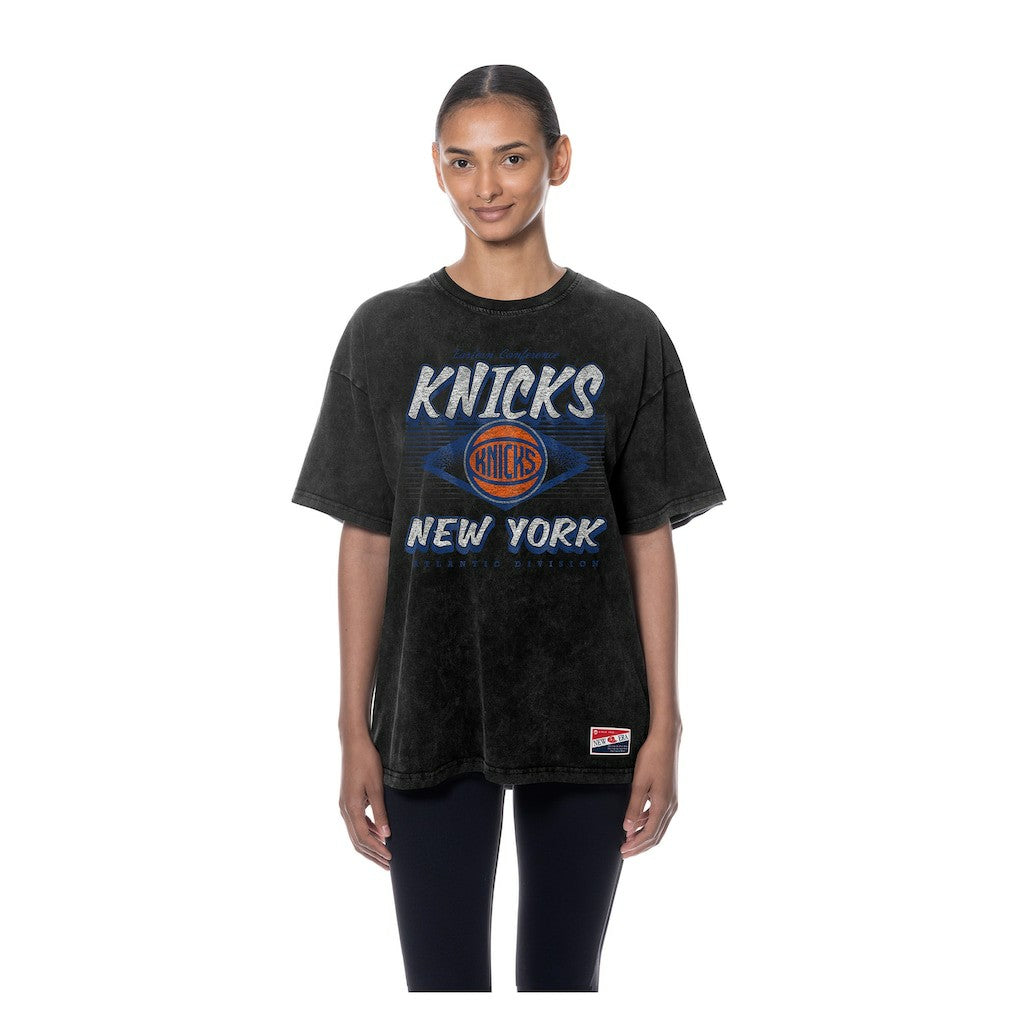 New Era New York Knicks Women's Throwback Mineral Wash Oversized T-Shirt Black