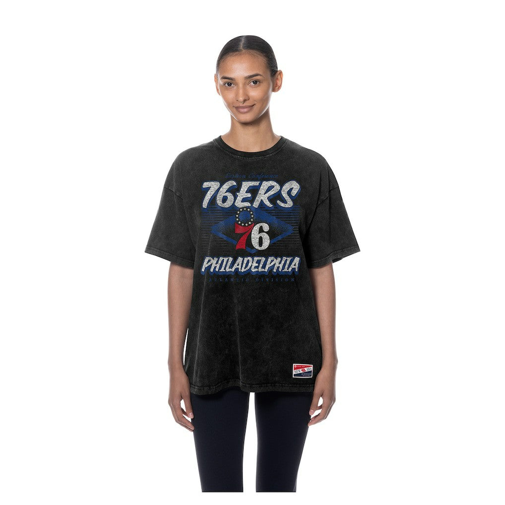 New Era Philadelphia 76ers Women's Throwback Mineral Wash Oversized T-Shirt Black