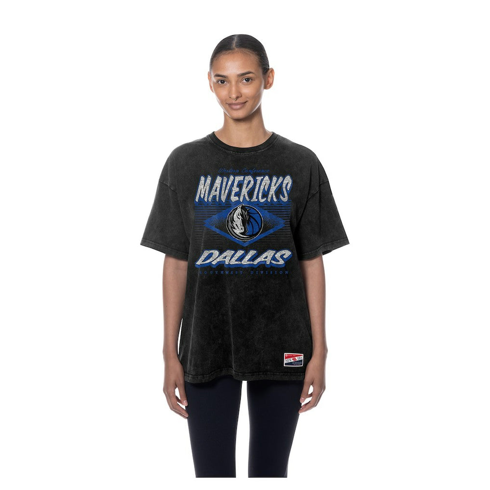 New Era Dallas Mavericks Women's Throwback Mineral Wash Oversized T-Shirt Black